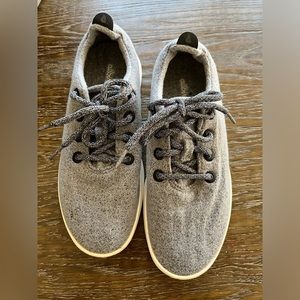 Allbirds wool runner, women size 9, excellent condition.